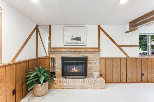 570 Crestview Drive S, Saint Paul, MN 55119