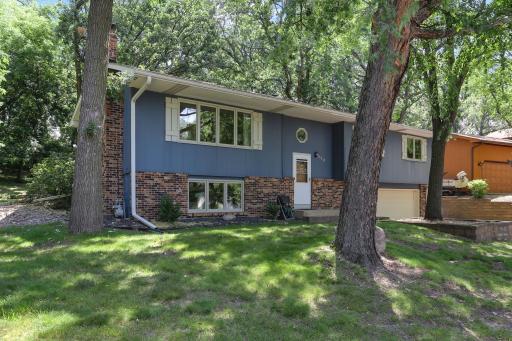 570 Crestview Drive S, Saint Paul, MN 55119