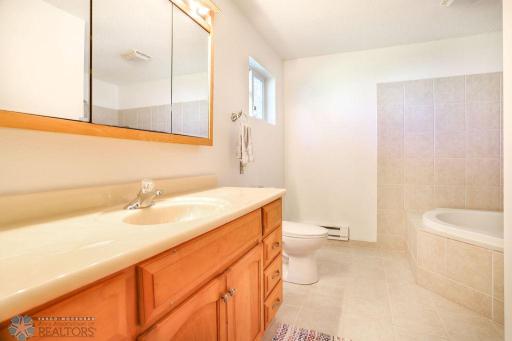 1830 5th Avenue S, Fargo, ND 58103