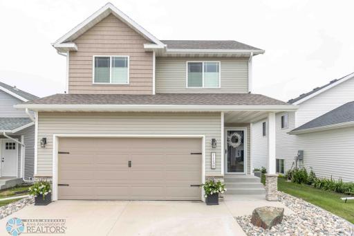 1158 Highland Lane W, West Fargo, ND 58078
