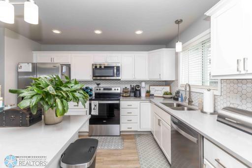 1158 Highland Lane W, West Fargo, ND 58078