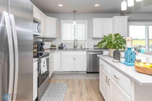 1158 Highland Lane W, West Fargo, ND 58078