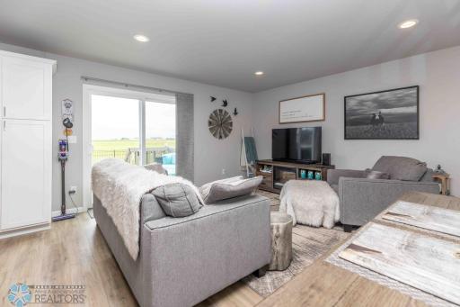 1158 Highland Lane W, West Fargo, ND 58078