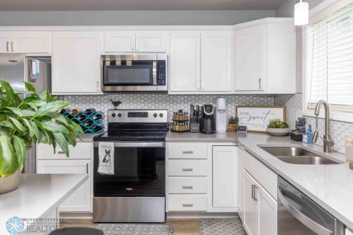 1158 Highland Lane W, West Fargo, ND 58078