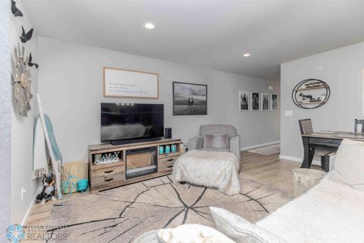 1158 Highland Lane W, West Fargo, ND 58078