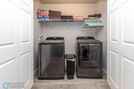 1158 Highland Lane W, West Fargo, ND 58078