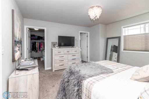 1158 Highland Lane W, West Fargo, ND 58078