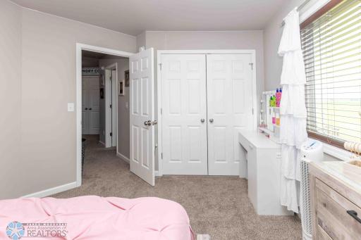 1158 Highland Lane W, West Fargo, ND 58078
