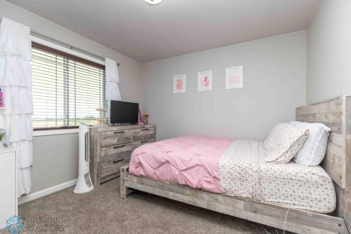 1158 Highland Lane W, West Fargo, ND 58078