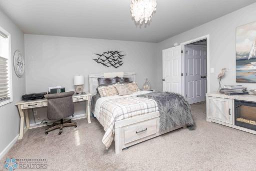 1158 Highland Lane W, West Fargo, ND 58078