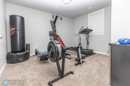 1158 Highland Lane W, West Fargo, ND 58078