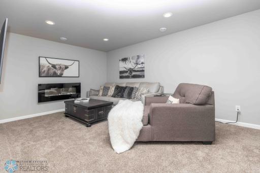 1158 Highland Lane W, West Fargo, ND 58078