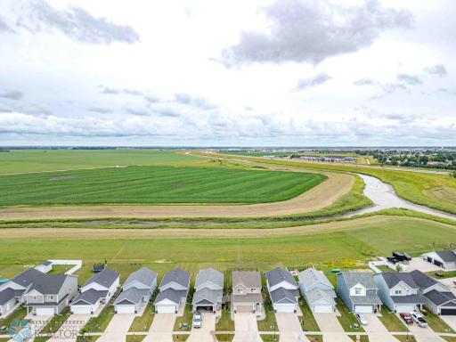 1158 Highland Lane W, West Fargo, ND 58078