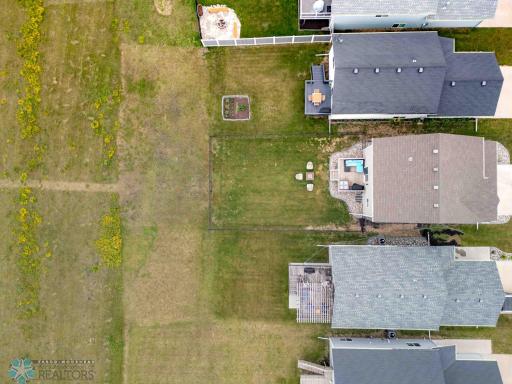 1158 Highland Lane W, West Fargo, ND 58078