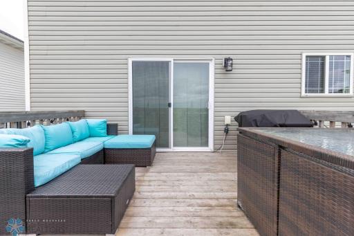 1158 Highland Lane W, West Fargo, ND 58078