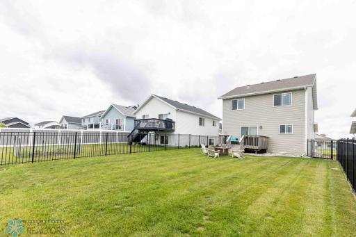 1158 Highland Lane W, West Fargo, ND 58078