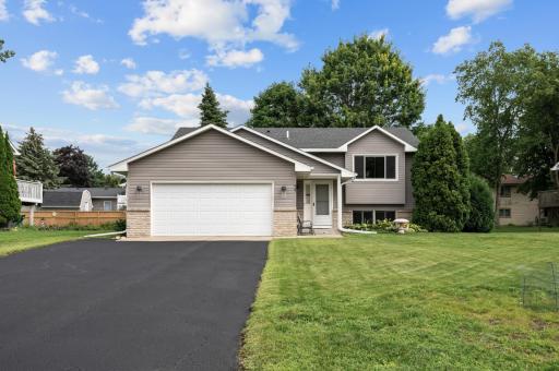 947 102nd Circle NE, Minneapolis, MN 55434