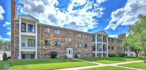 341 Prairiewood Circle S, 301, Fargo, ND 58103