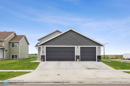 2992 74th Avenue S, Fargo, ND 58104