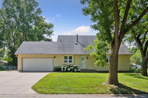 10655 103rd Avenue N, Maple Grove, MN 55369