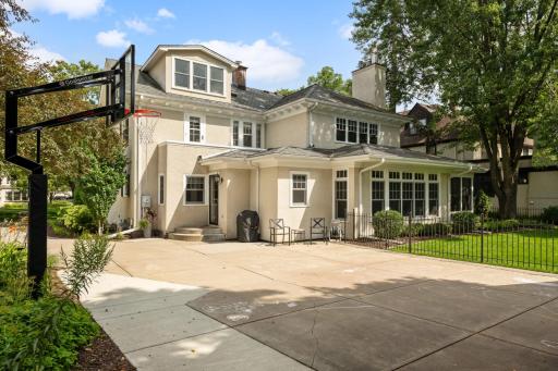 4512 Wooddale Avenue, Minneapolis, MN 55424