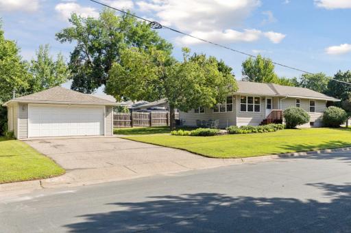1850 Nevada Avenue S, Minneapolis, MN 55426