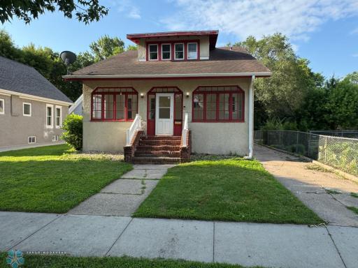 1118 8th Avenue S, Fargo, ND 58103