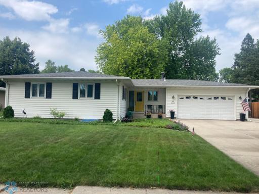66 Meadowlark Lane N, Fargo, ND 58102