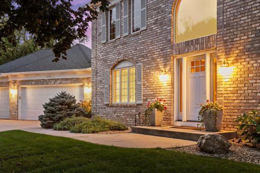 2489 Mendota Heights Circle, Eagan, MN 55120