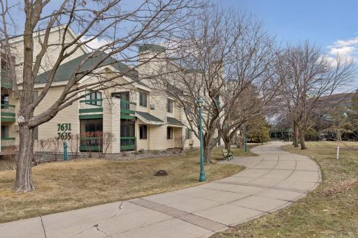 7635 Edinborough Way, 5105, Edina, MN 55435