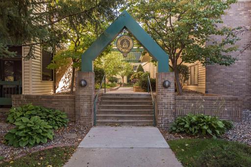 7635 Edinborough Way, 5105, Edina, MN 55435