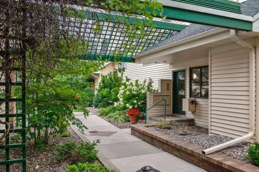 7635 Edinborough Way, 5105, Edina, MN 55435
