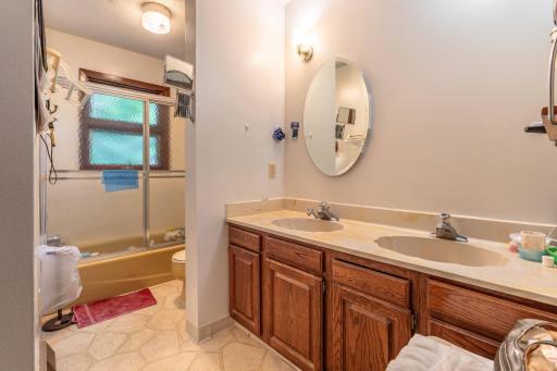 1225 E Mount Faith Avenue, Fergus Falls, MN 56537