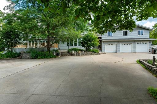 1225 E Mount Faith Avenue, Fergus Falls, MN 56537
