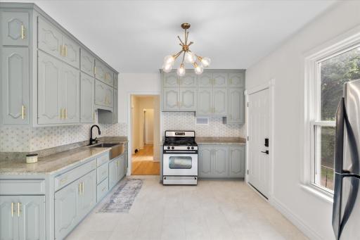225 Isabel Street W, Saint Paul, MN 55107