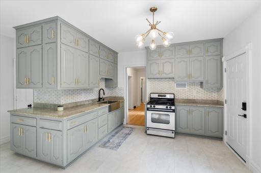 225 Isabel Street W, Saint Paul, MN 55107