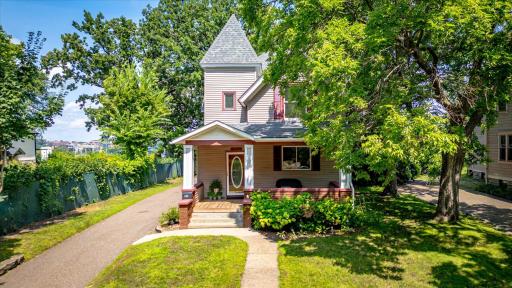 225 Isabel Street W, Saint Paul, MN 55107