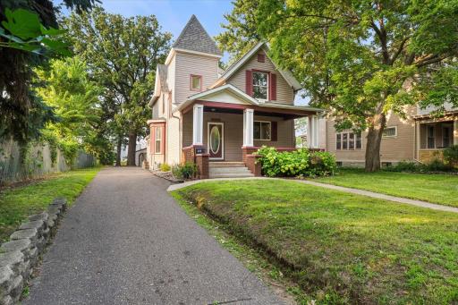 225 Isabel Street W, Saint Paul, MN 55107