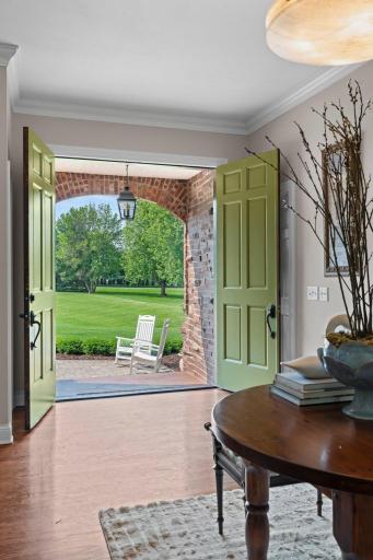 9921 Deerbrook Drive, Chanhassen, MN 55317