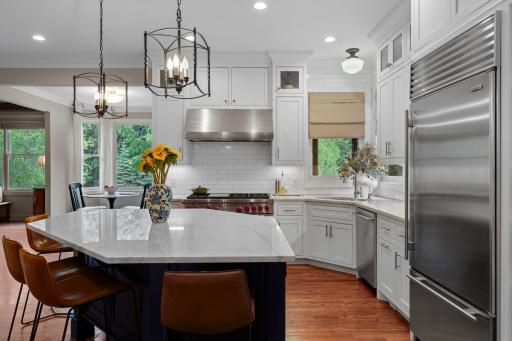 9921 Deerbrook Drive, Chanhassen, MN 55317