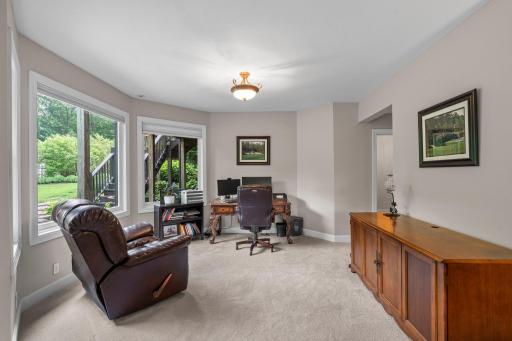 9921 Deerbrook Drive, Chanhassen, MN 55317