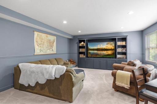 9921 Deerbrook Drive, Chanhassen, MN 55317