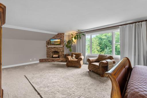9921 Deerbrook Drive, Chanhassen, MN 55317
