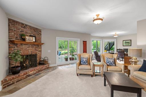 9921 Deerbrook Drive, Chanhassen, MN 55317