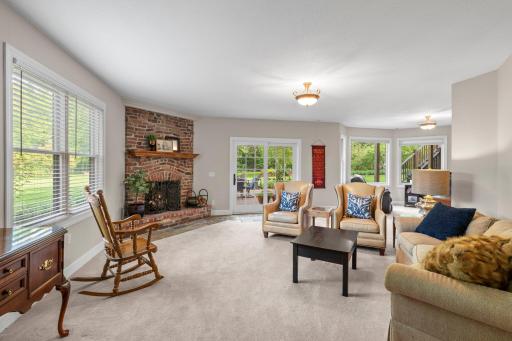 9921 Deerbrook Drive, Chanhassen, MN 55317
