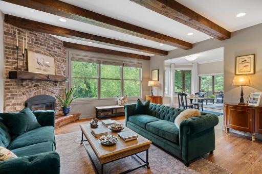 9921 Deerbrook Drive, Chanhassen, MN 55317