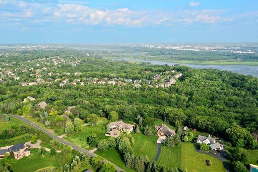 9921 Deerbrook Drive, Chanhassen, MN 55317