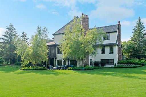 9921 Deerbrook Drive, Chanhassen, MN 55317