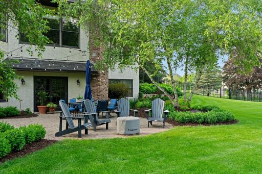 9921 Deerbrook Drive, Chanhassen, MN 55317