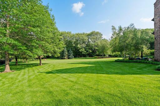 9921 Deerbrook Drive, Chanhassen, MN 55317